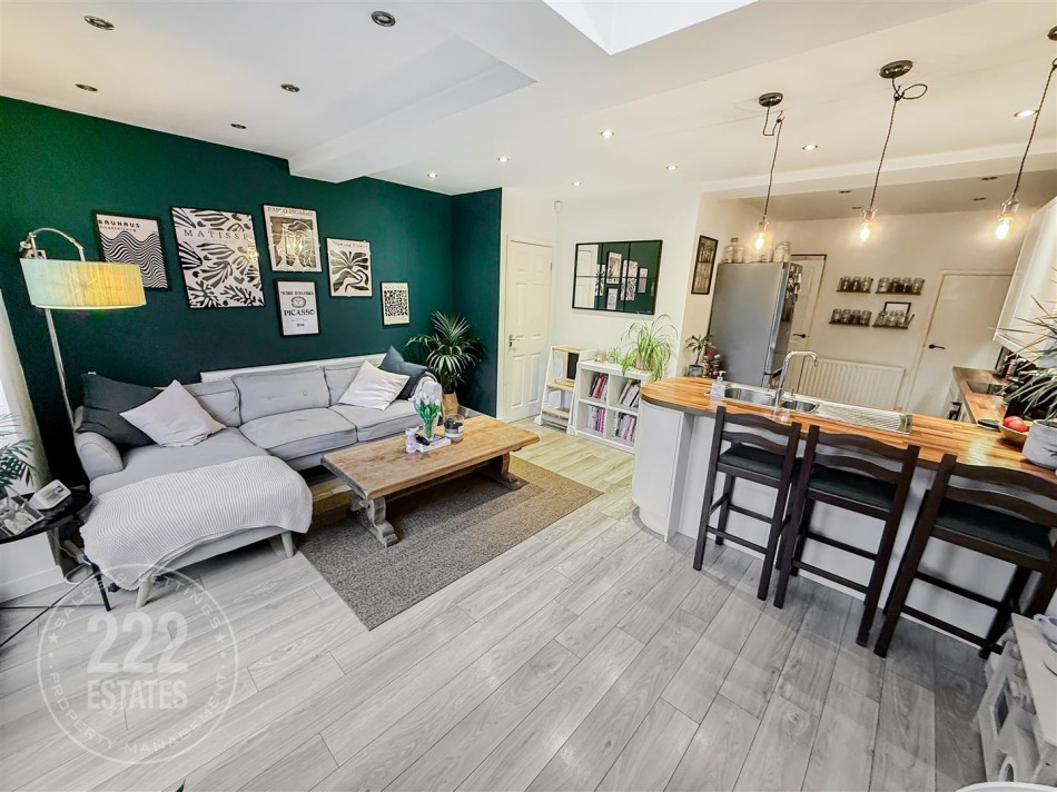 Images for Yew Tree Road EAID:222EstatesAPI BID:1