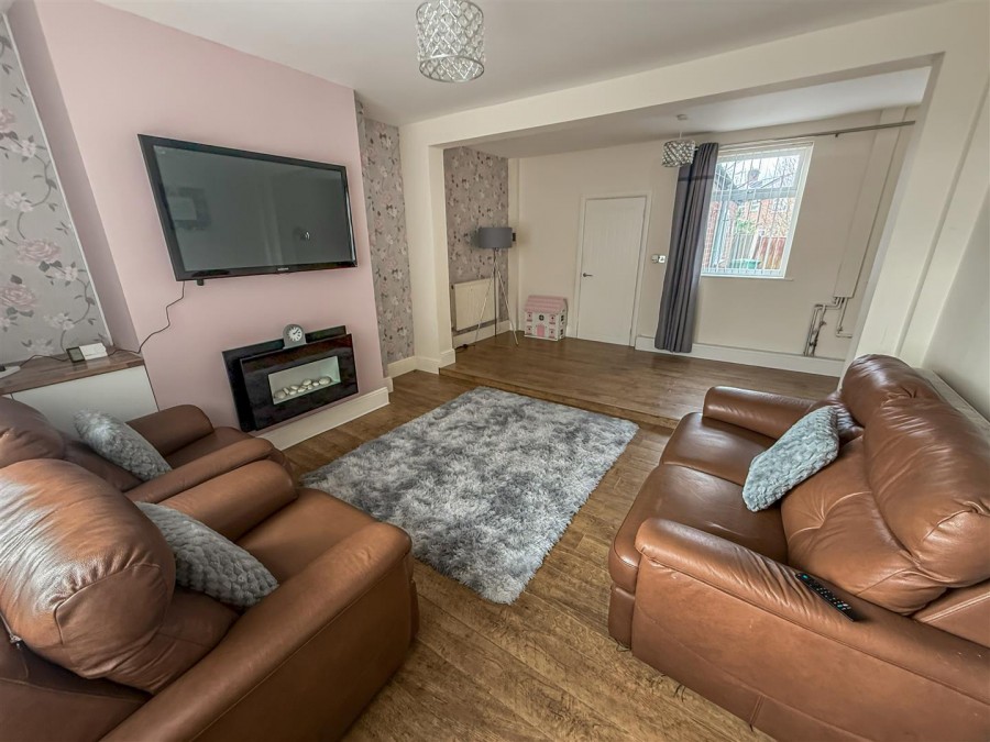 Images for Longshaw Street EAID:222EstatesAPI BID:1