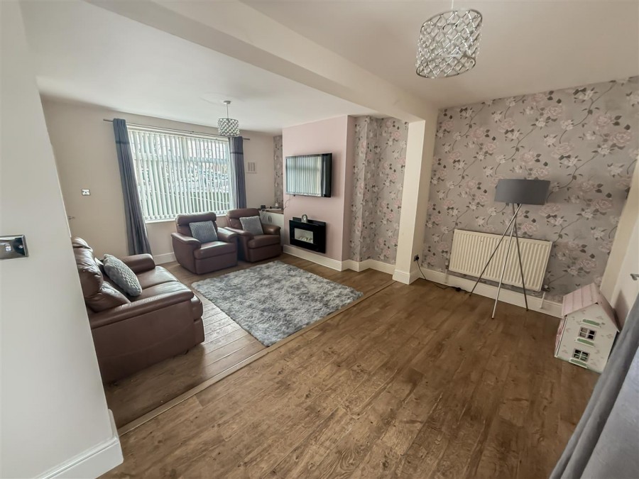 Images for Longshaw Street EAID:222EstatesAPI BID:1