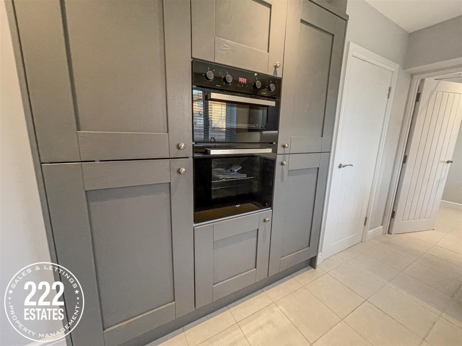Images for Room 2, Canberra Avenue WA2 EAID:222EstatesAPI BID:2