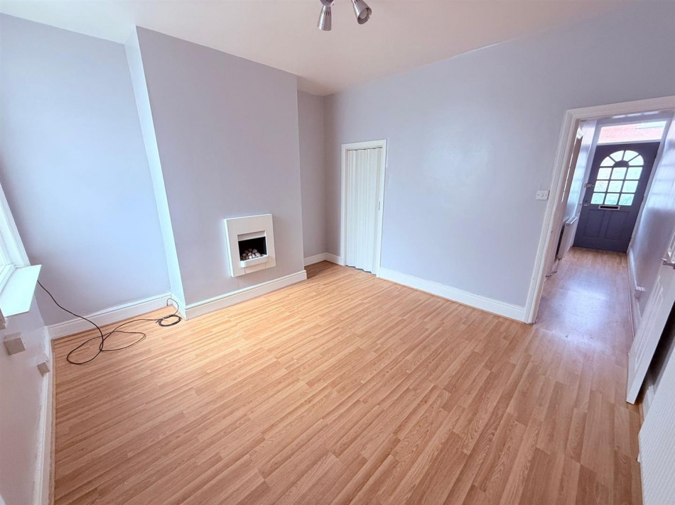 Images for Lonsdale Avenue, Stockport EAID:222EstatesAPI BID:2