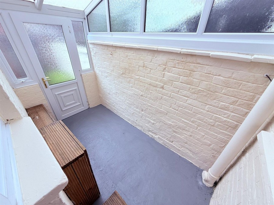 Images for Lonsdale Avenue, Stockport EAID:222EstatesAPI BID:2