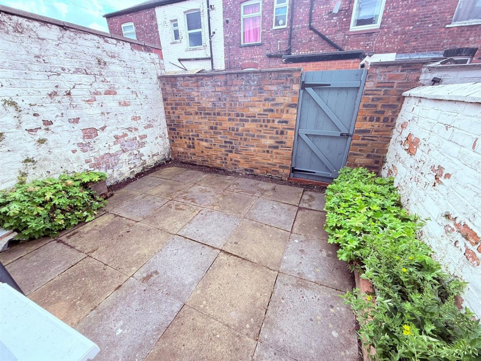 Images for Lonsdale Avenue, Stockport EAID:222EstatesAPI BID:2