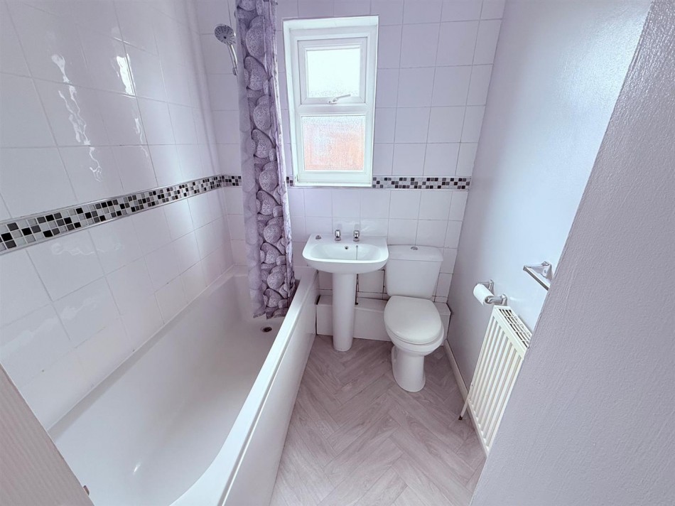 Images for Lonsdale Avenue, Stockport EAID:222EstatesAPI BID:2