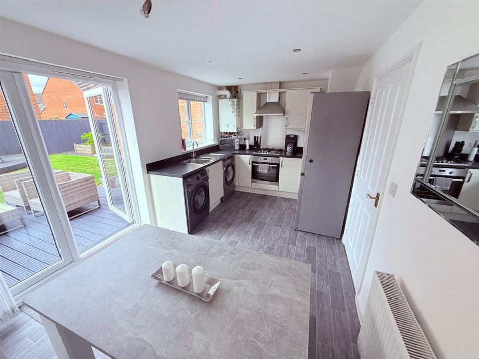 Images for Glossop Close, Warrington EAID:222EstatesAPI BID:1