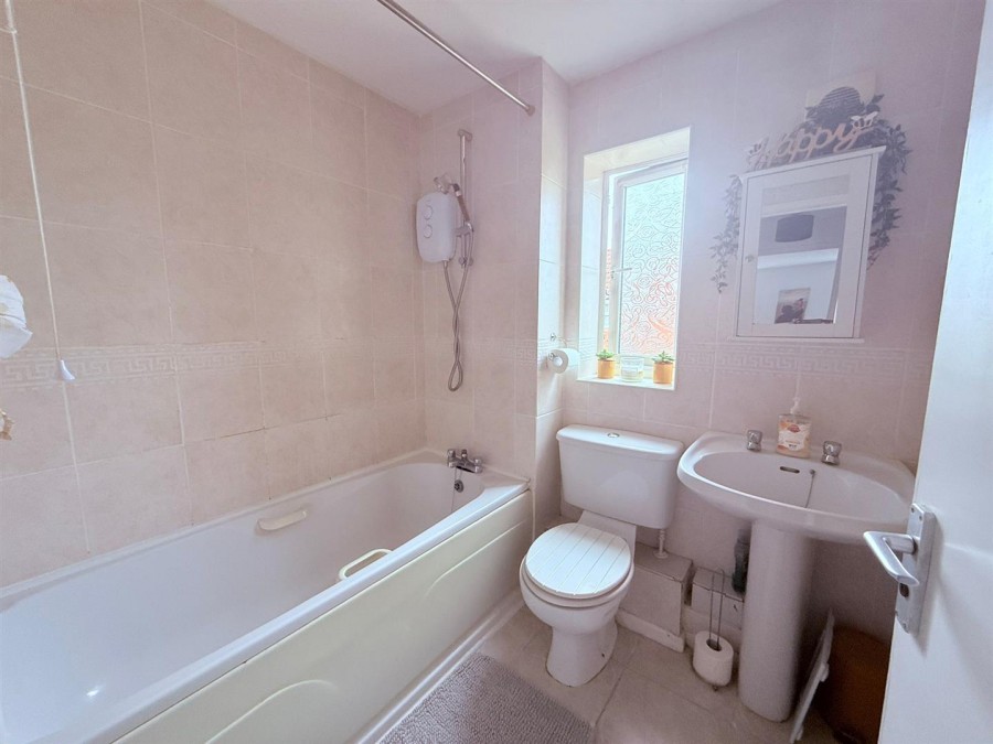 Images for Southwold Crescent Warrington Great EAID:222EstatesAPI BID:1