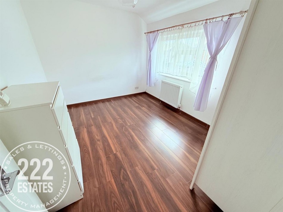 Images for Marshall Avenue EAID:222EstatesAPI BID:2