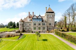 4 Awe-Inspiring Houses for Ultimate Home Inspiration